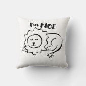 Wildly Punny — I’m Not Lion Minimalist Lion Art クッション (裏面)