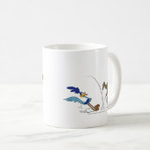 WILE E. COYOTE™とROAD RUNNER™ポゴスティック コーヒーマグカップ (正面右)