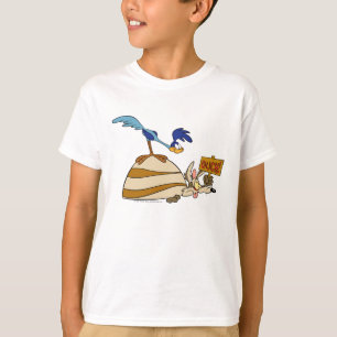 WILE E. COYOTE™とROAD RUNNER™大きい石 Tシャツ