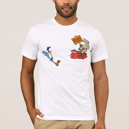 WILE E. COYOTE™とROAD RUNNER™ ACMEロケット Tシャツ (正面)