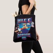 WILE E. COYOTE™ フットボールクラブ バッジ トートバッグ (クローズアップ)