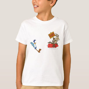 Wile E Coyote and ROAD RUNNER™ Acme Products 5 2 Tシャツ