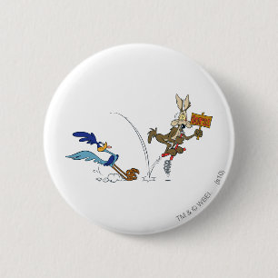 Wile E Coyote and ROAD RUNNER™ Acme Products 7 缶バッジ
