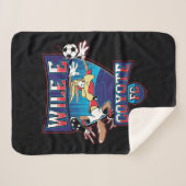 WILE E. COYOTE™ Football Club Badge シェルパブランケット (正面(横))