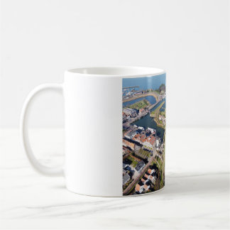 Willemstad in Nederland met moderne haven. コーヒーマグカップ