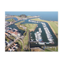 Willemstad in Nederland met moderne haven.