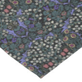 William Morris Blackthorn Victorian Gothic テーブルクロス (アングル)