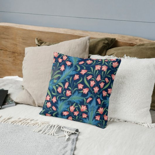 William Morris Blue and Pink Floral Pattern クッション