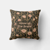 William Morris Chic Rose Trellis Home of the Brave クッション (裏面)