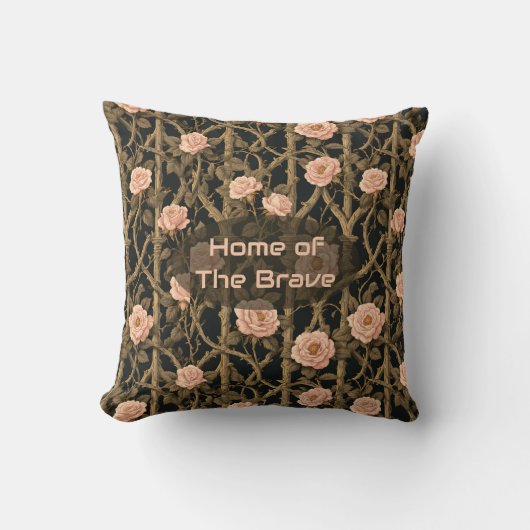 William Morris Chic Rose Trellis Home of the Brave クッション (正面)