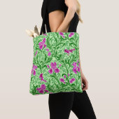 William Morris Irises、Green、Magenta、Orchid トートバッグ (クローズアップ)
