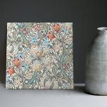William Morris Lily Art Nouveau Floral Pattern Cer タイル<br><div class="desc">William Morris Lily Pattern Design. William Morris was an English textile designer, artist, writer, and socialist associated with the Pre-Raphaelite Brotherhood and British Arts and Crafts Movement. He founded a design firm in partnership with the artist Edward Burne-Jones, and the poet and artist Dante Gabriel Rossetti. This beautiful Art Nouveau...</div>