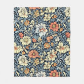 William Morris style floral acanthus pattern フリースブランケット (正面)