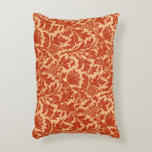 William Morris Thistle Damask、マンダリンオレンジ アクセントクッション (正面(垂直))