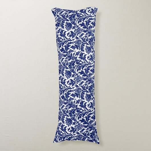 William Morris Thistle Damask Navy Blue on White ボディピロー (正面縦)