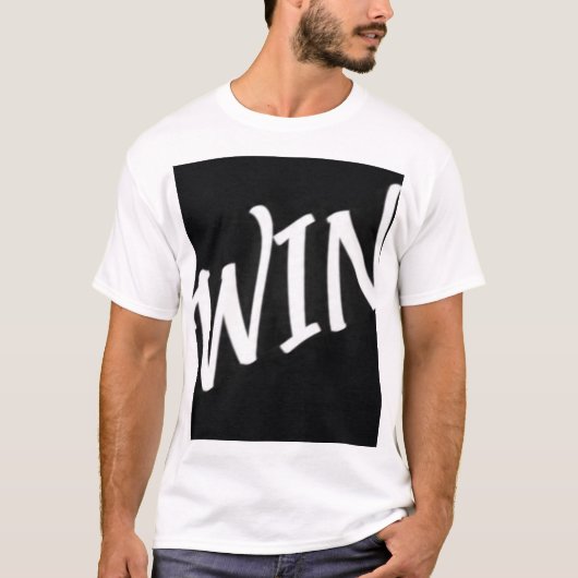WIN モチベーショナル タイポグラフィー Tシャツ (正面)
