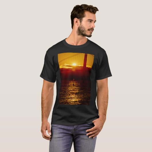 WindSurfer Silhoutted by Sunset T-Shirt Tシャツ (正面フル)