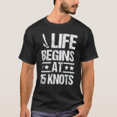 Windsurfing Life begins at 15 Knots Windsurf Winds Tシャツ (正面)