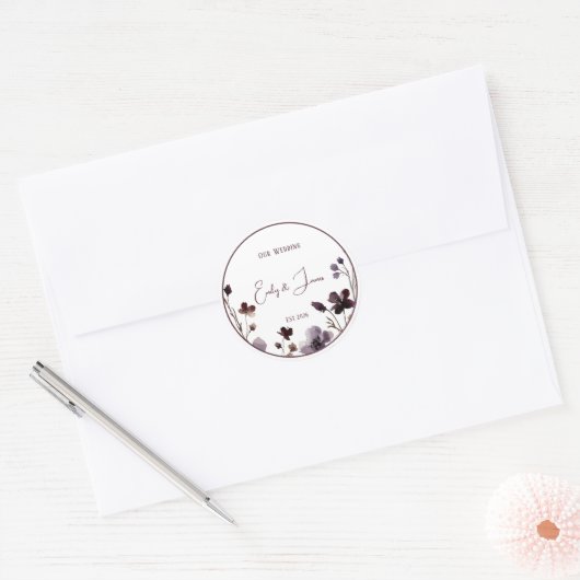 Wine Red Plum Mauve Fall Floral Wedding ラウンドシール (封筒)