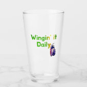 Wingin It Daily Funny Bug Humor タンブラーグラス (正面)