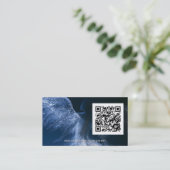 Wings of Starlight | 羽根の天使QRコード 名刺 (スタンド正面)