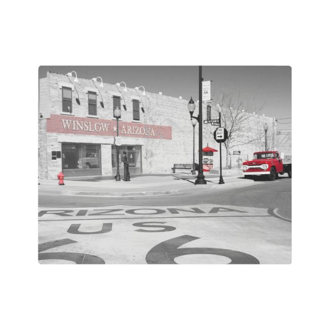 Winslowアリゾナの赤いしぶきの写真 メタルプリント (正面)