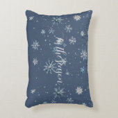 Winter Blue Silver Snowflakes Christmas アクセントクッション (正面(垂直))