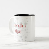 Winter Calm Mug — Cold Days & Warm Mind | Cozy Min ツートーンマグカップ (正面左)