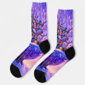 Winter Fantasy Snowy Tree Village Landscape ソックス (左)