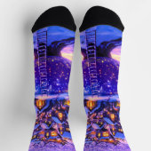 Winter Fantasy Snowy Tree Village Landscape ソックス (上部)