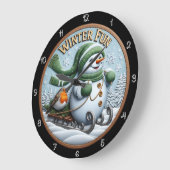 Winter Fun Snowman Sledding Robin ラージ壁時計 (傾斜)