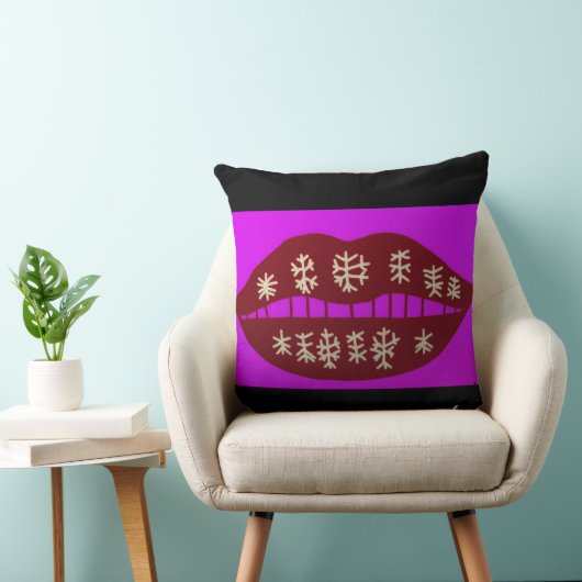 Winter Holiday Smile Throw Pillow クッション (椅子)