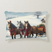 Winter Landscape with Horses and Cabin アクセントクッション (正面)