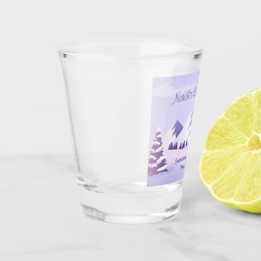 Winter Mountain Bachelorette Personalized ショットグラス (左)
