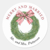 Winter Pine Wreath Bow Merry & Married Christmas ラウンドシール (正面)
