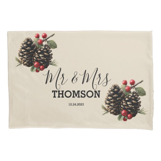 Winter Pinecones & Berries Family Throw Pillow 枕カバー (正面)