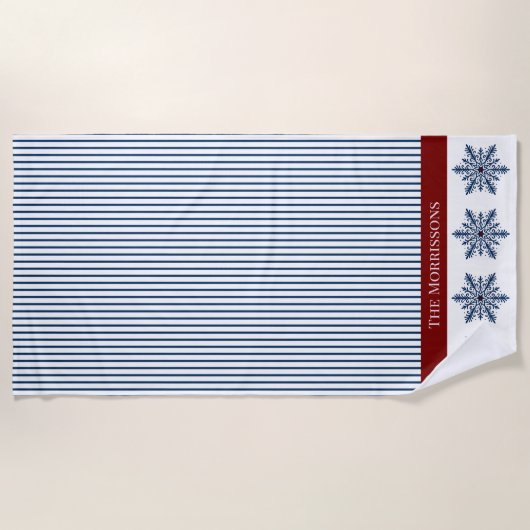 Winter Snowflake Decor with Stripes and Red Accent ビーチタオル (正面)