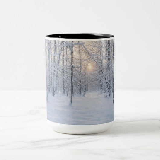 Winter Sunlight in Quiet Birch Forest ツートーンマグカップ (中央)