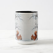 Winter Whispers and Squirrel Dreams ツートーンマグカップ (中央)