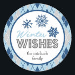 Winter Wishes Christmas Friends (Snowflaks) ラウンドシール<br><div class="desc">暖かい冬の願いクリスマスアーガイル/ホリデーパーティーの好意ラベル/シール（ネイビーブルー/ベビーブルー/シルバー/グレー/グレー/ブラック/ホワイトと雪片）... これらのおもしろい、かわいいよくはしゃぐと、クリスマスの好意シールはあなたのメリークリスマスのパーティーで配るグッズに完璧な追加である。クリスマスの装飾と装飾が満載の冬のワンダーランドに変わり、あなたは家でホリデーディナーを取り付け、家族や友人や愛する人に贈り物を配焼いたり、従業員や同僚にクッキーや商品を持ち込み、ホリデーパーティーを開催したり企業の、先生が学生の教室に向けたりする場合に最適です。配色やスノーフレークのクリップアートは、冬の休暇シーズン全体に理想的。完全にカスタマイズ…ちょうど治療を提供している家族または人の名前を変更し、年とあなたの好意シールを使用する準備ができている。新し素晴らしい生徒を彼女の教室に引き渡す先生はまた、クラスの新しい学校の仲間のためにグッズに愛着を持って来る学生のために最適。幅広い色で利用可能。さまざまな色のクリスマスの好意シールの完全なラインだけでなく、切手、サンキューカード、差出人住所ラベル、日付の保存、シールの卒業クラス、結婚式の引き出物のシールなど一致する私たちの完全なラインについては、WindyCityStationery.comを参照してください。</div>