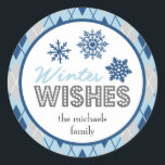 Winter Wishes Christmas Friends (Snowflaks) ラウンドシール<br><div class="desc">暖かい冬の願いクリスマスアーガイル/ホリデーパーティーの好意ラベル/シール（ネイビーブルー/ベビーブルー/シルバー/グレー/グレー/ブラック/ホワイトと雪片）... これらのおもしろい、かわいいよくはしゃぐと、クリスマスの好意シールはあなたのメリークリスマスのパーティーで配るグッズに完璧な追加である。クリスマスの装飾と装飾が満載の冬のワンダーランドに変わり、あなたは家でホリデーディナーを取り付け、家族や友人や愛する人に贈り物を配焼いたり、従業員や同僚にクッキーや商品を持ち込み、ホリデーパーティーを開催したり企業の、先生が学生の教室に向けたりする場合に最適です。配色やスノーフレークのクリップアートは、冬の休暇シーズン全体に理想的。完全にカスタマイズ…ちょうど治療を提供している家族または人の名前を変更し、年とあなたの好意シールを使用する準備ができている。新し素晴らしい生徒を彼女の教室に引き渡す先生はまた、クラスの新しい学校の仲間のためにグッズに愛着を持って来る学生のために最適。幅広い色で利用可能。さまざまな色のクリスマスの好意シールの完全なラインだけでなく、切手、サンキューカード、差出人住所ラベル、日付の保存、シールの卒業クラス、結婚式の引き出物のシールなど一致する私たちの完全なラインについては、WindyCityStationery.comを参照してください。</div>