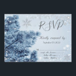 Winter Wonderland，雪，雪片RSVP 招待状<br><div class="desc">松の木の枝や雪の結晶と雪のrsvp。あなたの名前と一緒にカスタマイズする美しい招待。「カスタマイズ」ボタンを選択して、フォントのスタイル、色、サイズを変更する。</div>