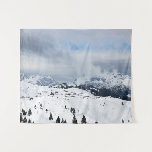 Winter wonderland at Velika Planina, Slovenia タペストリー (正面(横))