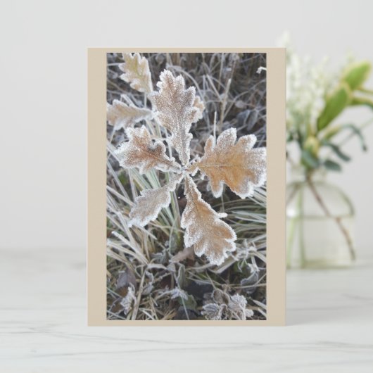  „Winterzauber – Einladung mit vereistem Blatt“ カード (スタンド正面)