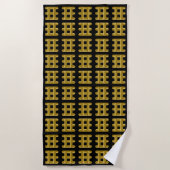 Wired Golden Cord Squared Pattern Gold On Black ビーチタオル (正面)