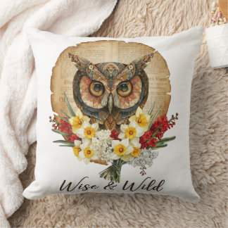 Wise and Wild Boho Owl Art クッション