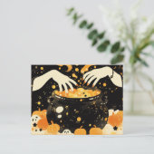 Witch Brewing Magic in Halloween Cauldron シーズンポストカード (スタンド正面)