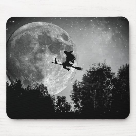 Witch flying on the broom with her cat マウスパッド (正面)