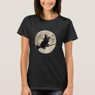 Witch Pug Flying Broom Full Moon Halloween Night Tシャツ