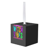 Witch Vibes Halloween Neon Checkered Bow キューブオーナメント (裏面アングル)